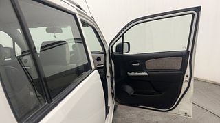 Used 2015 Maruti Suzuki Wagon R 1.0 [2010-2019] VXi Petrol Manual interior RIGHT FRONT DOOR OPEN VIEW