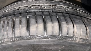 Used 2016 Hyundai Grand i10 [2013-2017] Asta (O) AT 1.2 kappa VTVT Petrol Automatic tyres RIGHT FRONT TYRE TREAD VIEW