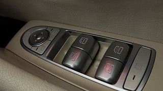 Used 2018 Mercedes-Benz E-Class [2017-2021] E200 Avantgarde Petrol Automatic top_features Power windows