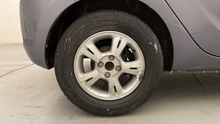 Used 2011 Hyundai i20 [2008-2012] Sportz 1.2 Petrol Manual tyres RIGHT REAR TYRE RIM VIEW