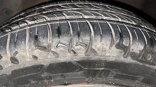 Used 2017 Hyundai Xcent [2017-2019] S AT Petrol Petrol Automatic tyres LEFT FRONT TYRE TREAD VIEW