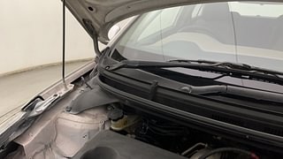 Used 2020 Hyundai Elite i20 [2018-2020] Sportz Plus 1.4 CRDI Diesel Manual engine ENGINE RIGHT SIDE HINGE & APRON VIEW