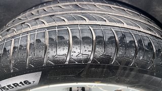 Used 2015 Maruti Suzuki Baleno [2015-2019] Alpha Petrol Petrol Manual tyres RIGHT REAR TYRE TREAD VIEW