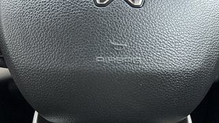 Used 2022 Mahindra XUV700 AX 5 Petrol MT 7 STR Petrol Manual top_features Airbags