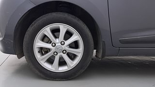 Used 2015 Hyundai Grand i10 Asta AT 1.2 Kappa VTVT Petrol Automatic tyres LEFT FRONT TYRE RIM VIEW