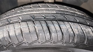 Used 2017 Renault Kwid [2015-2019] RXT Petrol Manual tyres LEFT FRONT TYRE TREAD VIEW