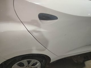 Used 2018 Hyundai Eon [2011-2018] Magna + Petrol Manual dents MINOR SCRATCH