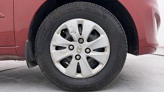 Used 2013 Hyundai i10 [2010-2016] Asta AT with Sunroof Petrol Petrol Automatic tyres RIGHT FRONT TYRE RIM VIEW