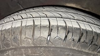 Used 2013 Hyundai i10 [2010-2016] Asta AT with Sunroof Petrol Petrol Automatic tyres RIGHT REAR TYRE TREAD VIEW