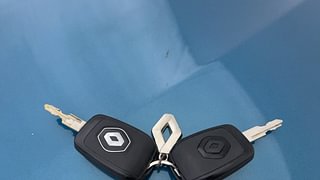 Used 2021 Renault Kwid CLIMBER 1.0 AMT Opt Petrol Automatic extra CAR KEY VIEW