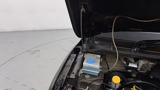 Used 2018 Renault Kwid [2017-2019] RXT 1.0 SCE Special (O) Petrol Manual engine ENGINE RIGHT SIDE HINGE & APRON VIEW