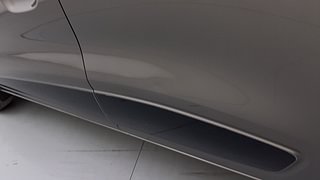 Used 2015 Renault Kwid [2015-2019] RXT Petrol Manual dents MINOR SCRATCH