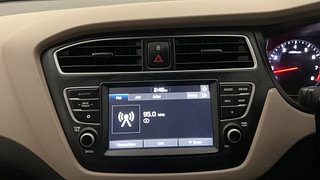 Used 2020 Hyundai Elite i20 [2018-2020] Sportz Plus 1.2 Petrol Manual top_features Integrated (in-dash) music system