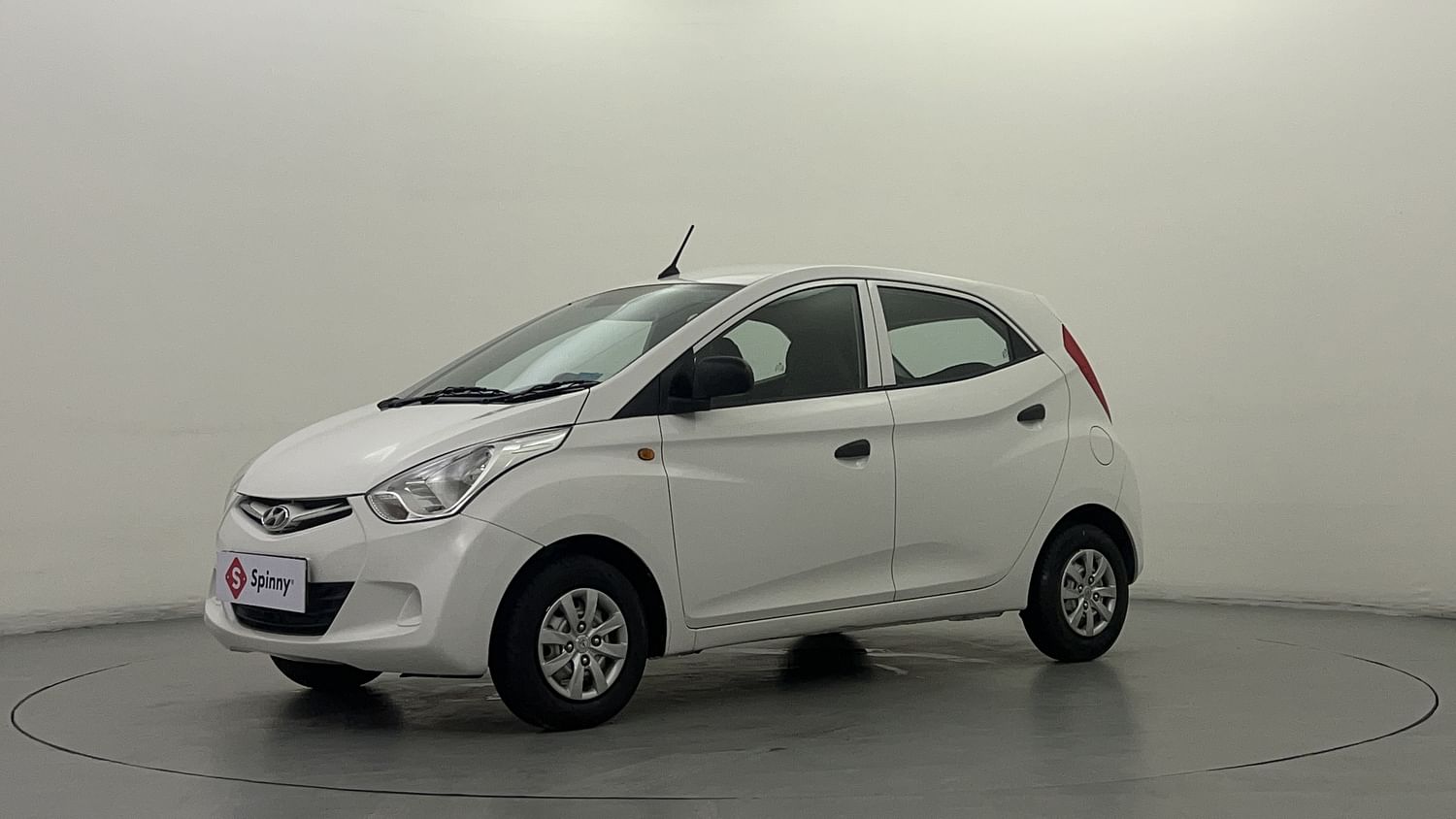 LEFT FRONT CORNER VIEW