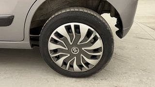 Used 2016 Maruti Suzuki Wagon R 1.0 [2015-2019] VXI AMT Petrol Automatic tyres LEFT REAR TYRE RIM VIEW