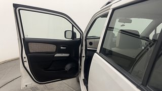 Used 2015 Maruti Suzuki Wagon R 1.0 [2010-2019] VXi Petrol Manual interior LEFT FRONT DOOR OPEN VIEW
