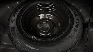 Used 2017 Renault Kwid [2017-2019] RXT 1.0 SCE Special Petrol Manual tyres SPARE TYRE VIEW