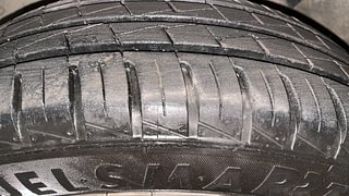 Used 2022 Renault Kwid 1.0 RXT AMT SCE Petrol Automatic tyres LEFT FRONT TYRE TREAD VIEW