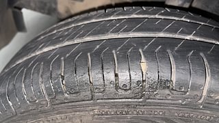 Used 2018 Renault Kwid [2017-2019] RXT 1.0 SCE Special (O) Petrol Manual tyres LEFT FRONT TYRE TREAD VIEW