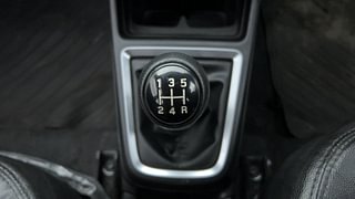 Used 2022 Maruti Suzuki Swift VXI Petrol Manual interior GEAR  KNOB VIEW