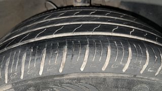 Used 2022 Hyundai Venue [2019-2022] SX 1.0  Turbo iMT Petrol Manual tyres RIGHT FRONT TYRE TREAD VIEW