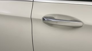 Used 2018 Mercedes-Benz E-Class [2017-2021] E200 Avantgarde Petrol Automatic dents MINOR SCRATCH