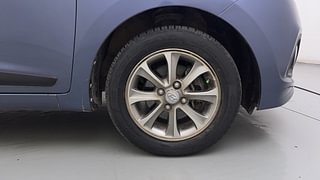Used 2016 Hyundai Grand i10 [2013-2017] Asta (O) AT 1.2 kappa VTVT Petrol Automatic tyres RIGHT FRONT TYRE RIM VIEW