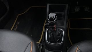 Used 2018 Renault Kwid [2017-2019] RXT 1.0 SCE Special (O) Petrol Manual interior GEAR  KNOB VIEW