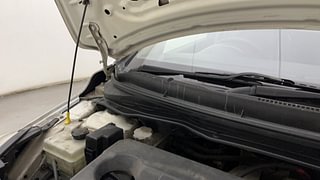 Used 2014 Hyundai i20 [2012-2014] Sportz 1.4 CRDI Diesel Manual engine ENGINE RIGHT SIDE HINGE & APRON VIEW