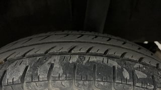 Used 2017 Renault Kwid [2017-2019] RXT 1.0 SCE Special Petrol Manual tyres LEFT REAR TYRE TREAD VIEW