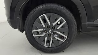 Used 2022 Hyundai Venue S (O) 1.0 Turbo iMT Petrol Manual tyres RIGHT REAR TYRE RIM VIEW