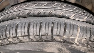 Used 2014 Maruti Suzuki Alto 800 Vxi Petrol Manual tyres RIGHT REAR TYRE TREAD VIEW