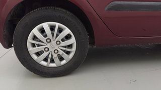 Used 2014 hyundai i10 Sportz 1.1 Petrol Petrol Manual tyres RIGHT REAR TYRE RIM VIEW