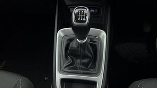 Used 2022 Hyundai Venue [2019-2022] SX 1.0  Turbo iMT Petrol Manual interior GEAR  KNOB VIEW