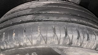Used 2020 maruti-suzuki Vitara Brezza ZDi Plus Dual Tone AGS Diesel Automatic tyres LEFT REAR TYRE TREAD VIEW