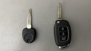 Used 2020 Hyundai Elite i20 [2018-2020] Sportz Plus 1.4 CRDI Diesel Manual extra CAR KEY VIEW