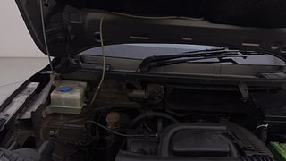 Used 2017 Renault Kwid [2015-2019] RXT Petrol Manual engine ENGINE RIGHT SIDE HINGE & APRON VIEW