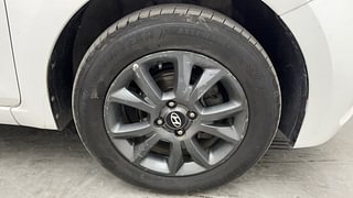 Used 2020 Hyundai Elite i20 [2018-2020] Sportz Plus 1.4 CRDI Diesel Manual tyres RIGHT FRONT TYRE RIM VIEW
