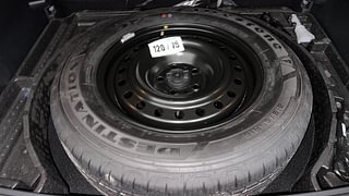 Used 2017 JEEP Compass [2017-2021] Limited 1.4 Petrol AT Petrol Automatic tyres SPARE TYRE VIEW