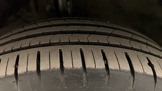 Used 2016 Maruti Suzuki Baleno [2015-2019] Zeta Petrol Petrol Manual tyres LEFT FRONT TYRE TREAD VIEW