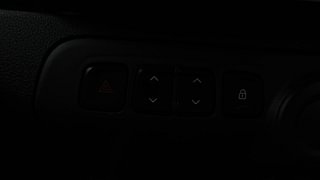 Used 2017 Renault Kwid [2015-2019] RXT Petrol Manual top_features Power windows