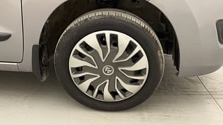Used 2016 Maruti Suzuki Wagon R 1.0 [2015-2019] VXI AMT Petrol Automatic tyres RIGHT FRONT TYRE RIM VIEW