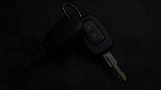Used 2017 Renault Kwid [2015-2019] RXT Petrol Manual extra CAR KEY VIEW