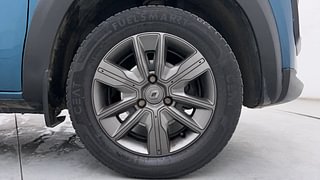 Used 2021 Renault Kwid CLIMBER 1.0 AMT Opt Petrol Automatic tyres RIGHT FRONT TYRE RIM VIEW