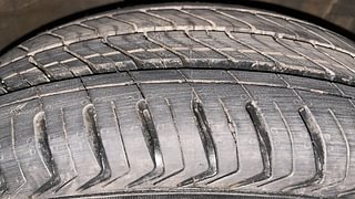 Used 2017 Maruti Suzuki Ertiga [2015-2018] VXI AT Petrol Automatic tyres RIGHT FRONT TYRE TREAD VIEW