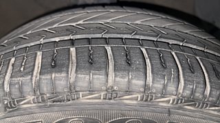 Used 2015 Hyundai Grand i10 Asta AT 1.2 Kappa VTVT Petrol Automatic tyres RIGHT FRONT TYRE TREAD VIEW