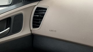 Used 2020 Hyundai Elite i20 [2018-2020] Sportz Plus 1.2 Petrol Manual top_features Airbags