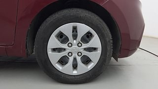 Used 2017 Hyundai Xcent [2017-2019] S AT Petrol Petrol Automatic tyres RIGHT FRONT TYRE RIM VIEW