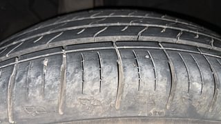 Used 2022 Mahindra XUV700 AX 5 Petrol MT 7 STR Petrol Manual tyres RIGHT REAR TYRE TREAD VIEW
