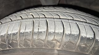 Used 2013 Hyundai i10 [2010-2016] Asta AT with Sunroof Petrol Petrol Automatic tyres RIGHT FRONT TYRE TREAD VIEW